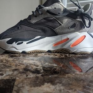 Adidas Yeezy boost 700 Magnet